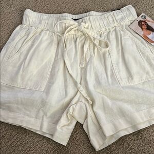 Linen shorts